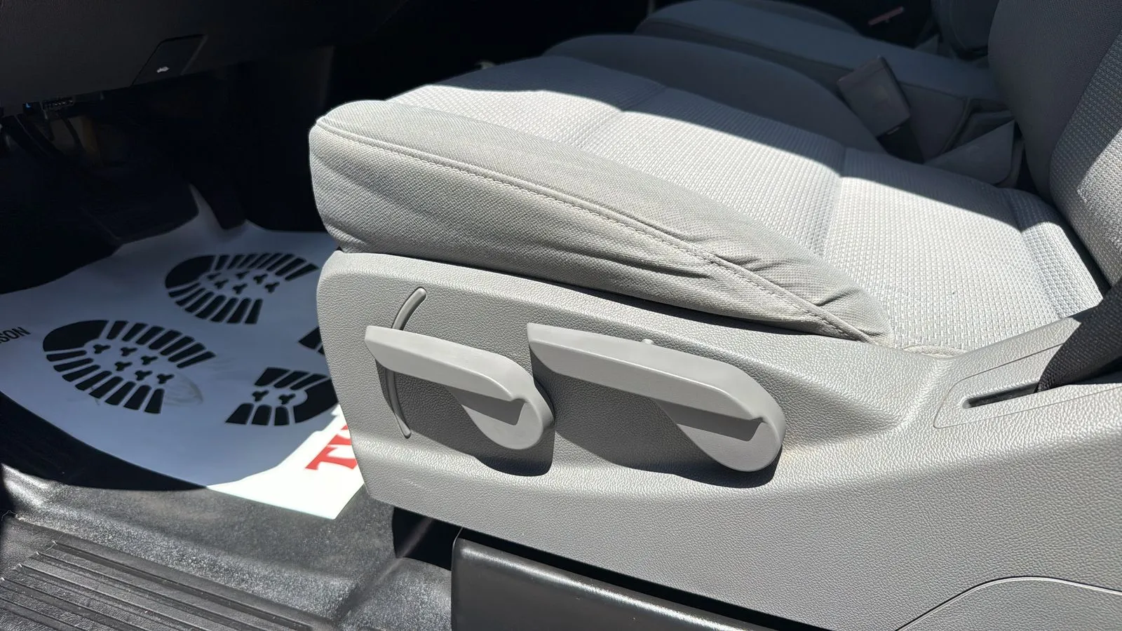 GMC Sierra photo 7