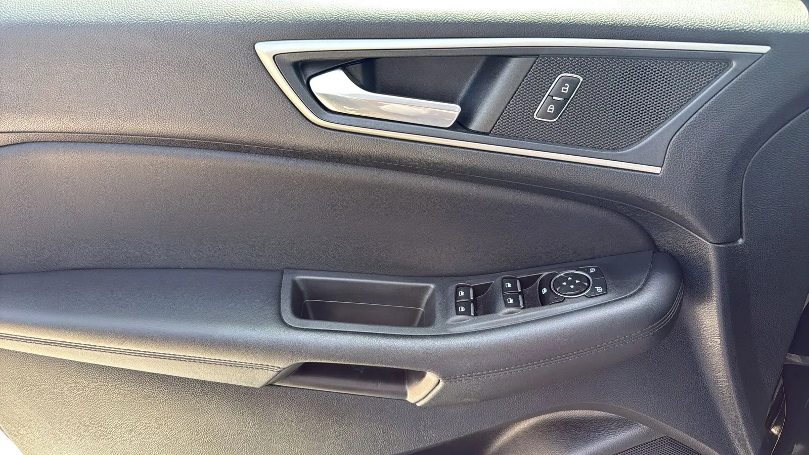 Ford Edge photo 11