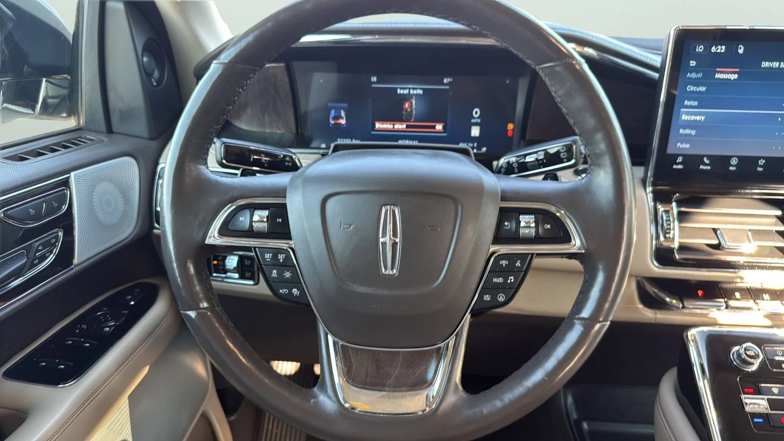 Lincoln Navigator photo 14