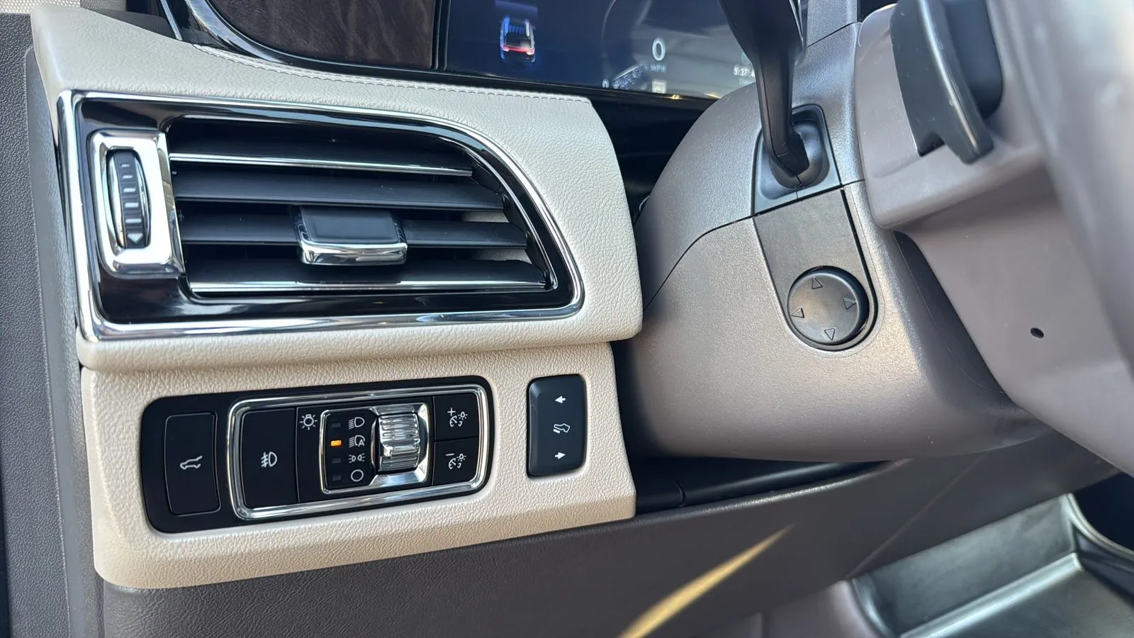 Lincoln Navigator photo 17