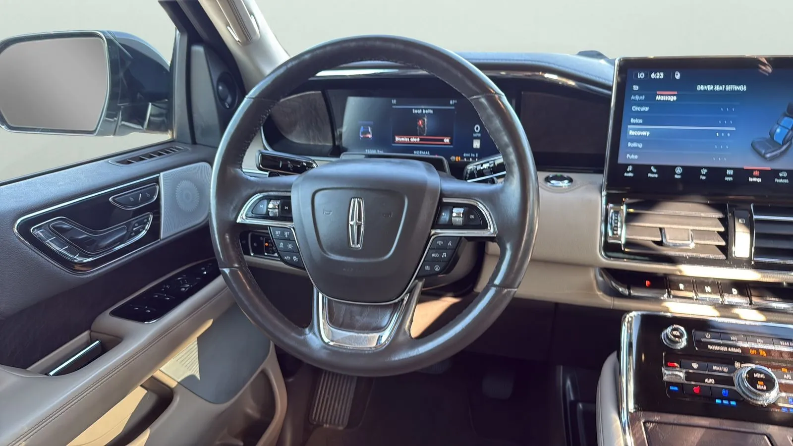 Lincoln Navigator photo 12