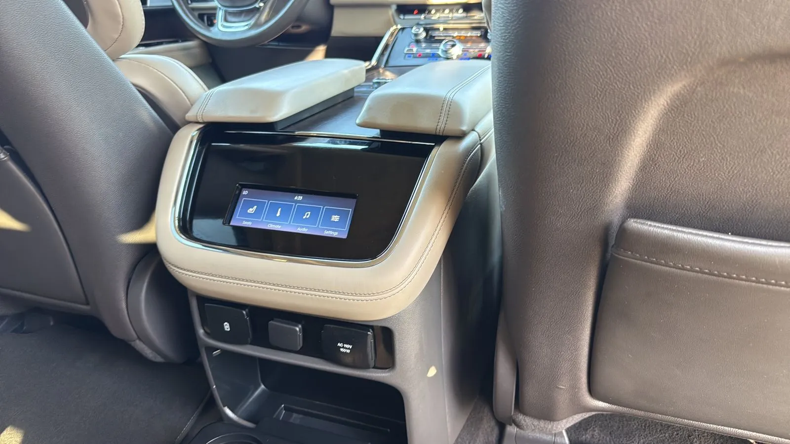 Lincoln Navigator photo 27