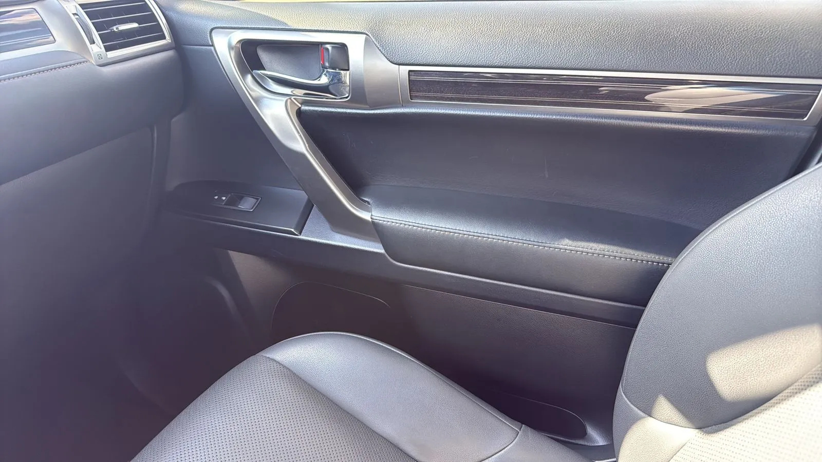 Lexus GX photo 23