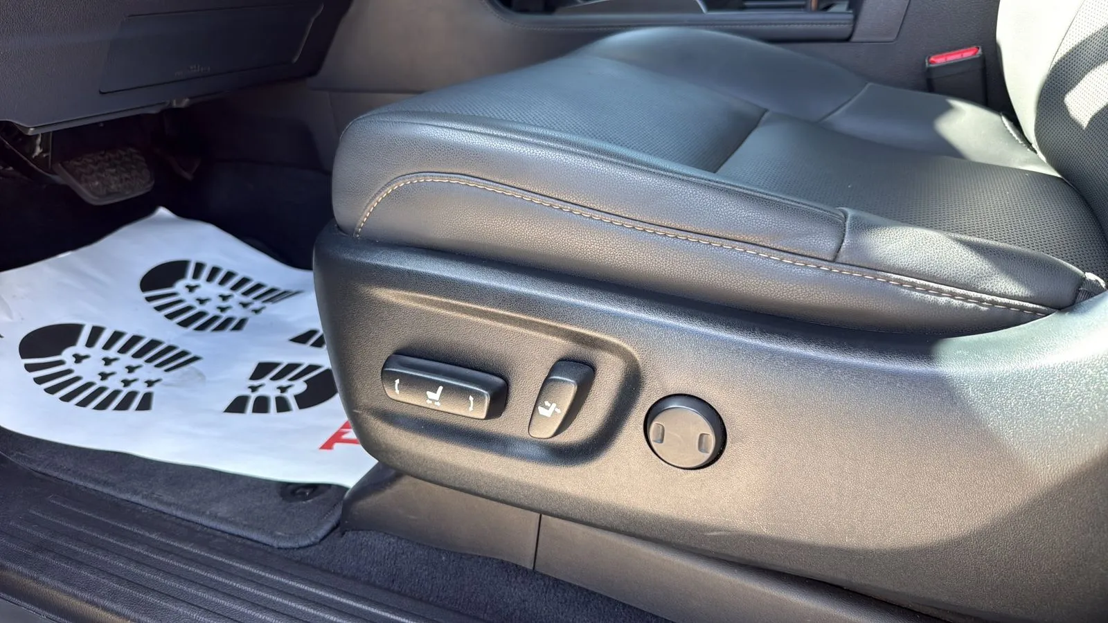 Lexus GX photo 10