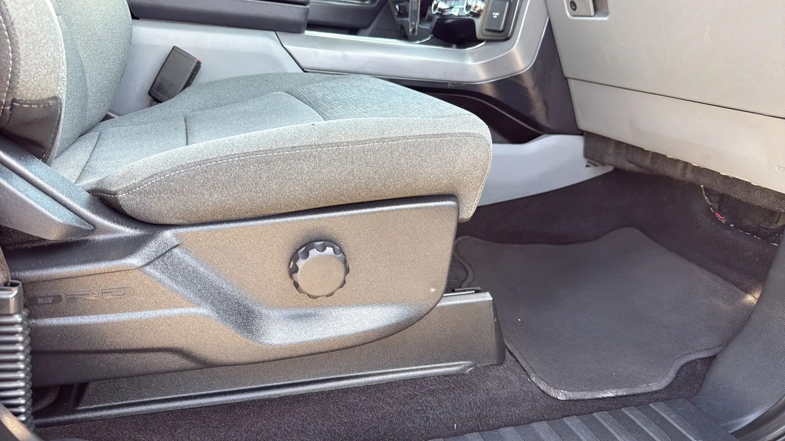 Ford F-150 photo 24
