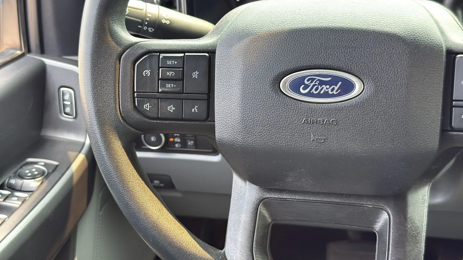 Ford F-250SD photo 15