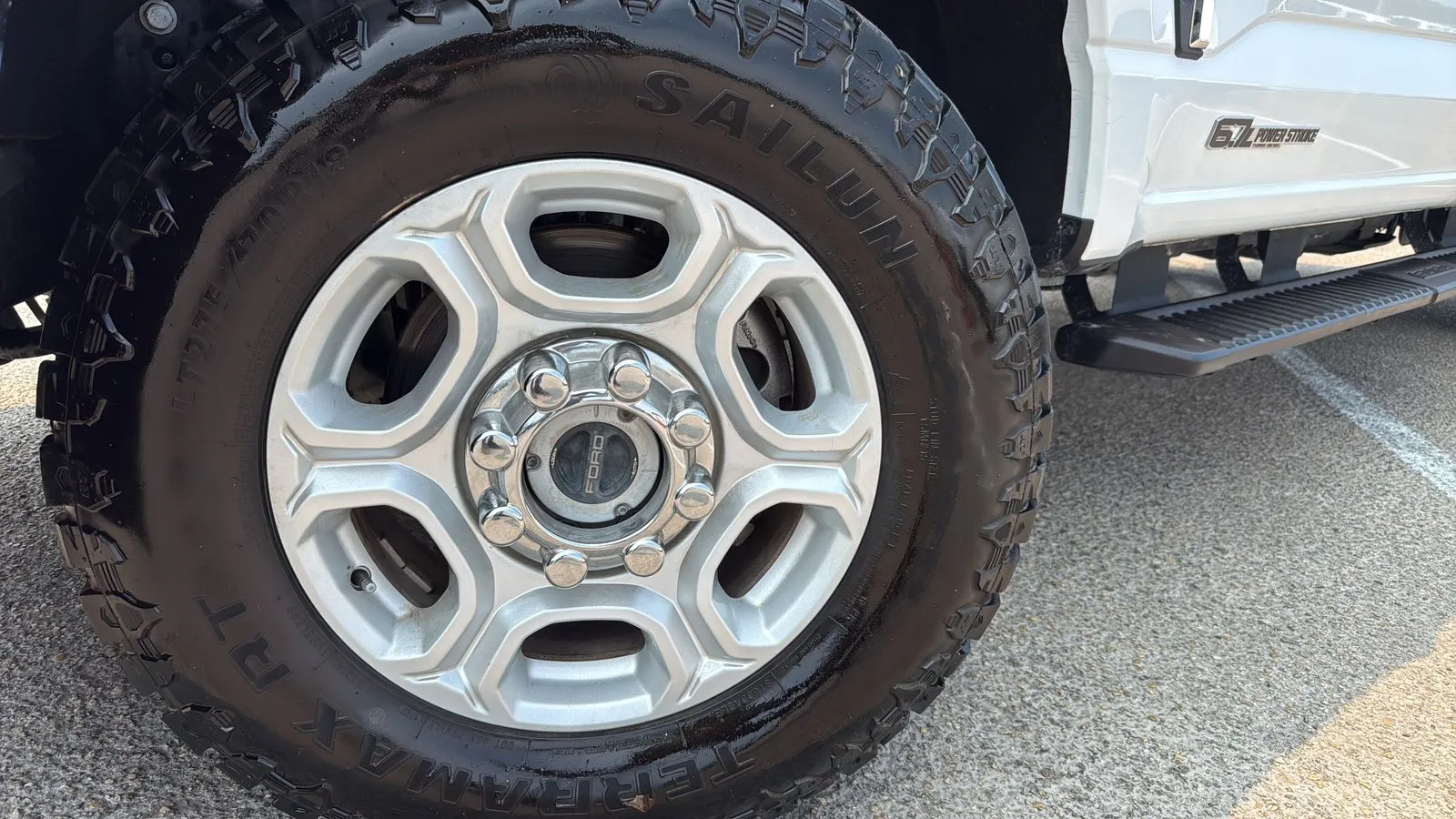 Ford F-250SD photo 27