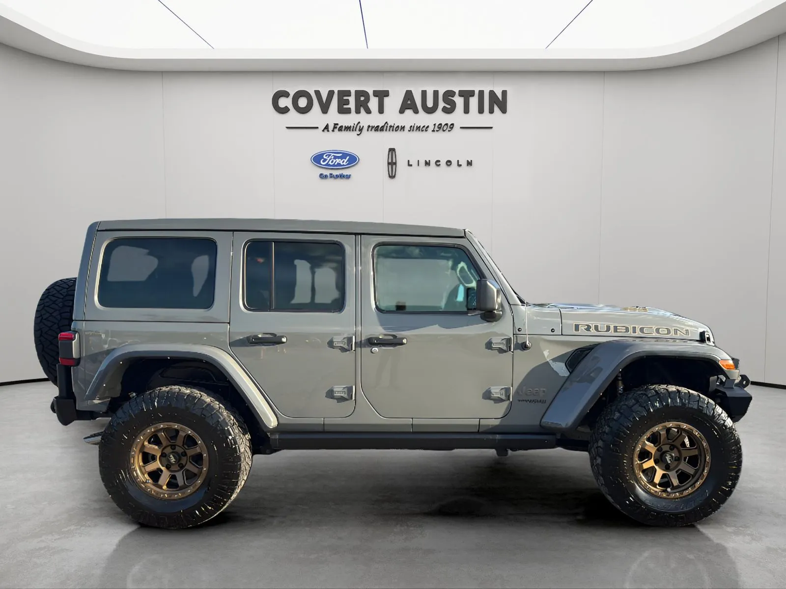 Jeep Wrangler photo 6