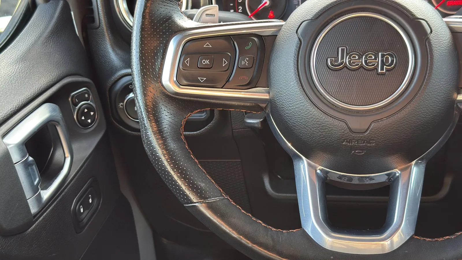 Jeep Wrangler photo 16