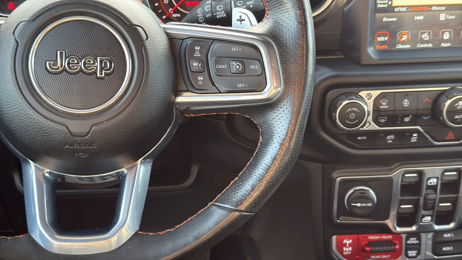 Jeep Wrangler photo 15