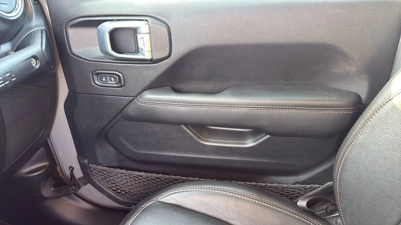 Jeep Wrangler photo 23