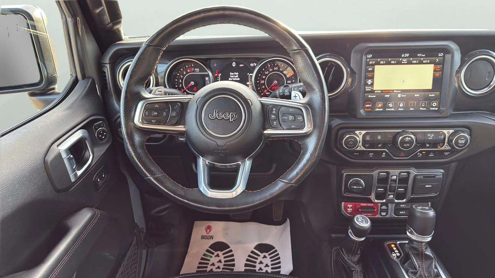 Jeep Wrangler photo 12