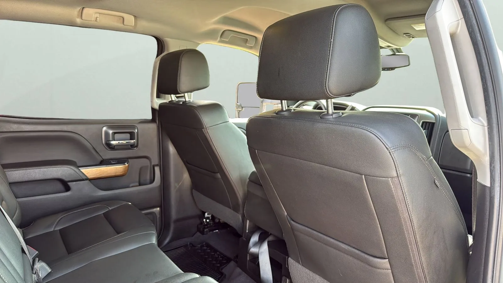 Chevrolet Silverado photo 23
