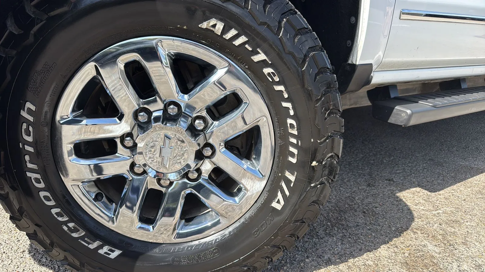 Chevrolet Silverado photo 24