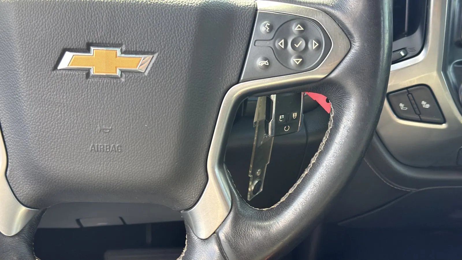Chevrolet Silverado photo 12