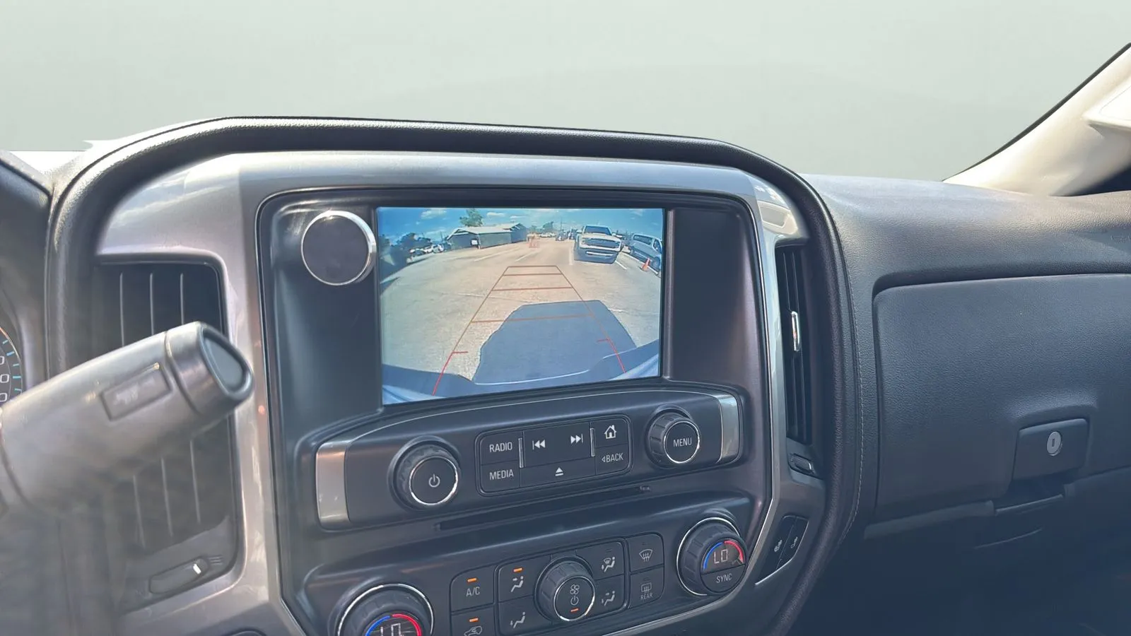 Chevrolet Silverado photo 15