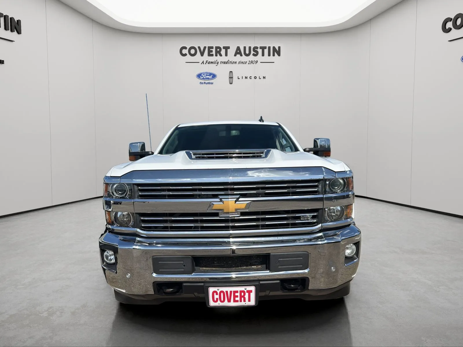 Chevrolet Silverado photo 5