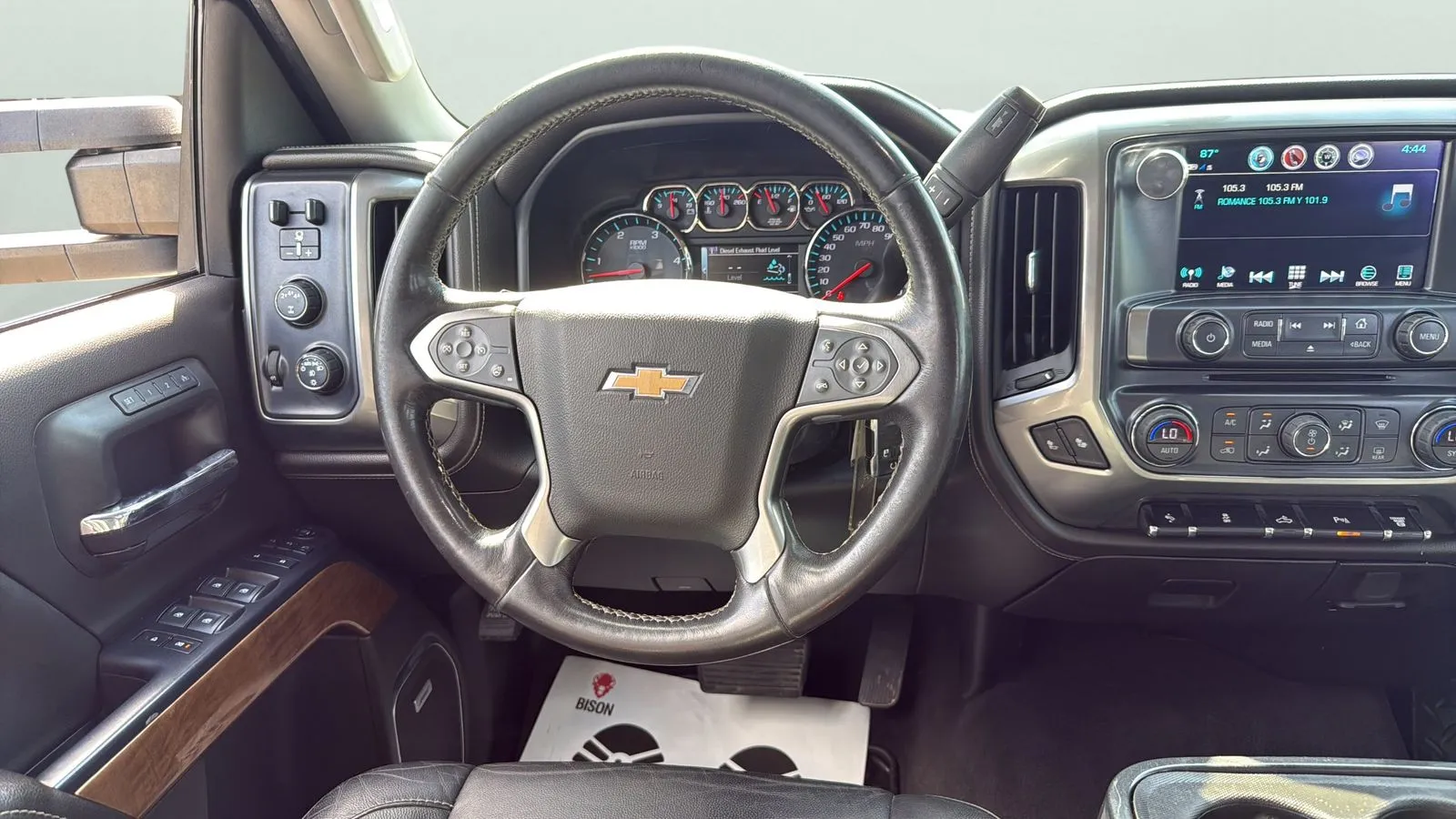 Chevrolet Silverado photo 9