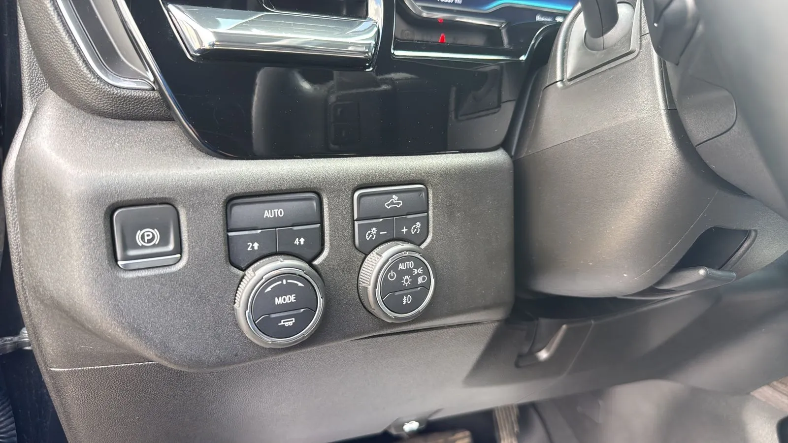 Chevrolet Silverado photo 17