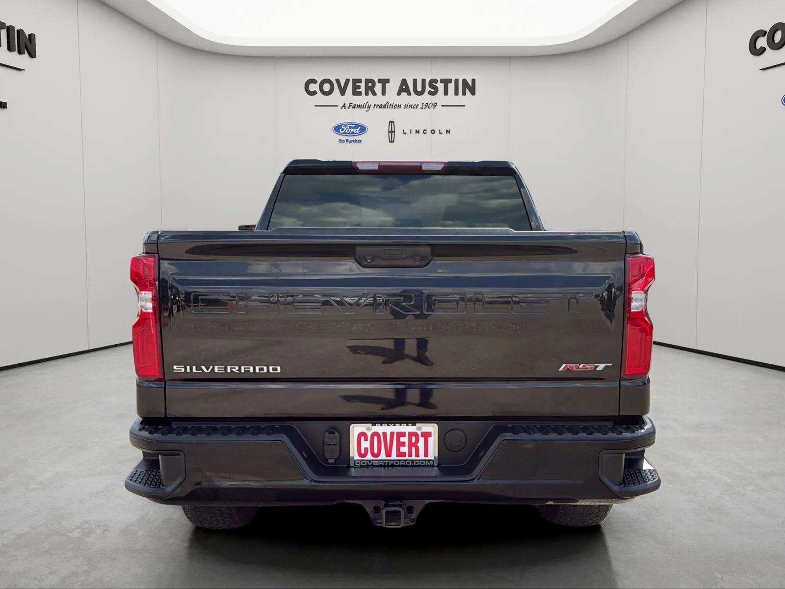 Chevrolet Silverado photo 4