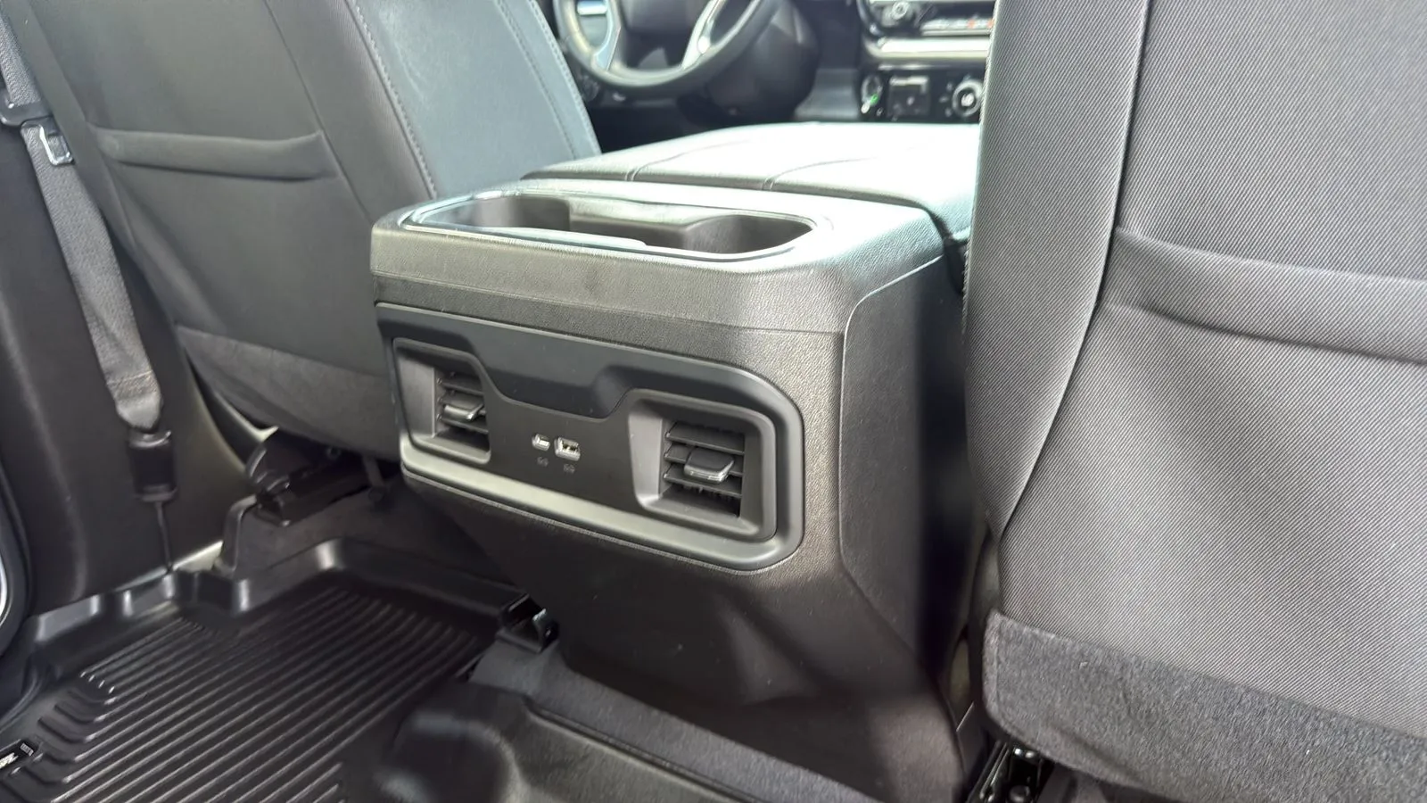 Chevrolet Silverado photo 27