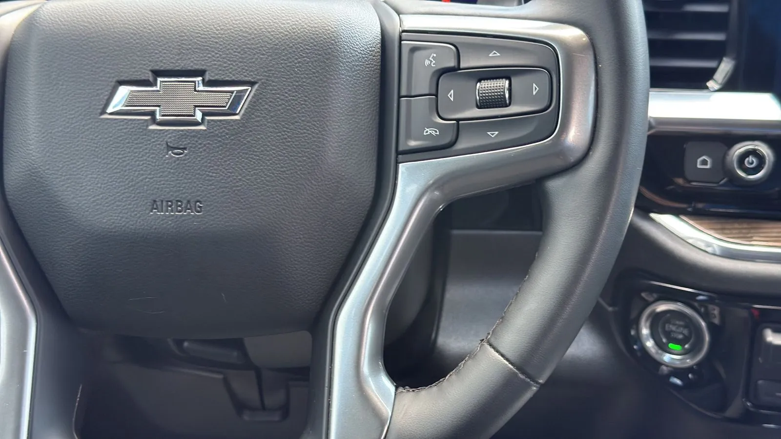 Chevrolet Silverado photo 15