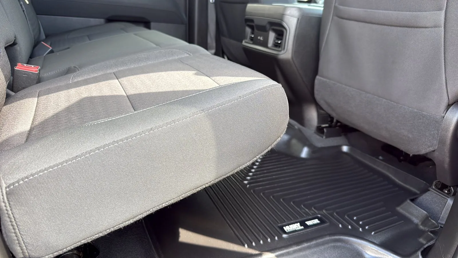 Chevrolet Silverado photo 26