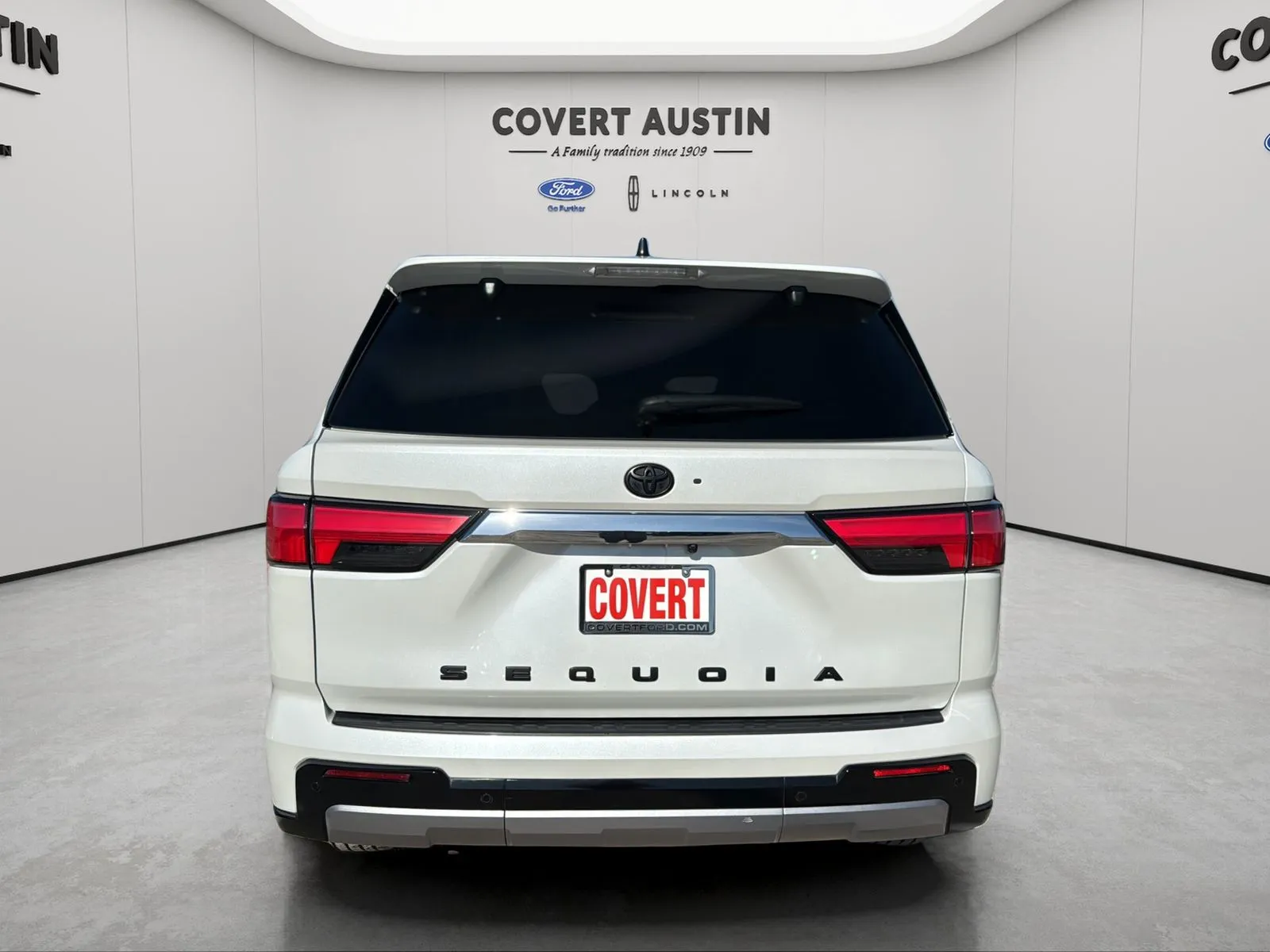 Toyota Sequoia photo 4