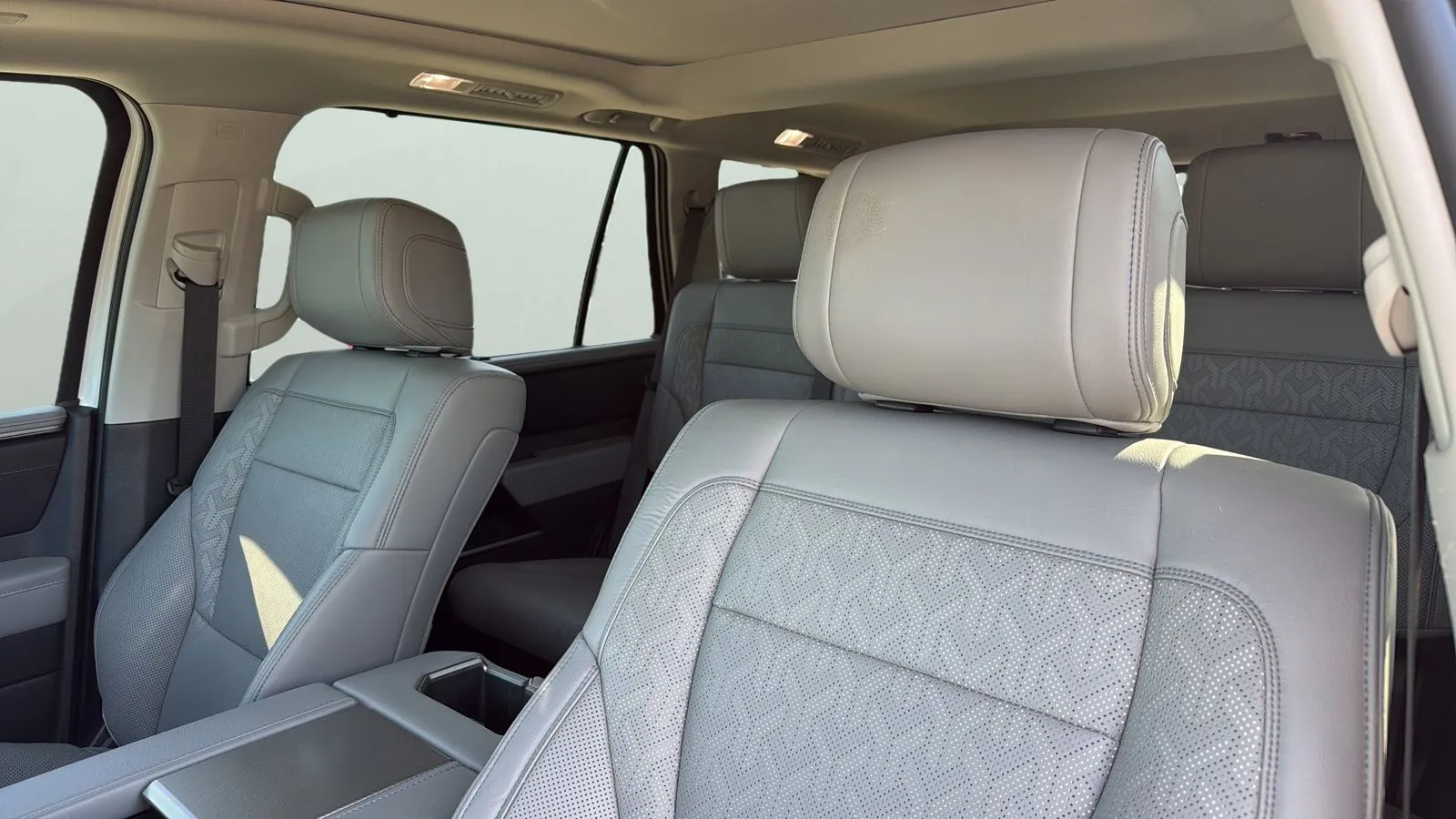 Toyota Sequoia photo 9