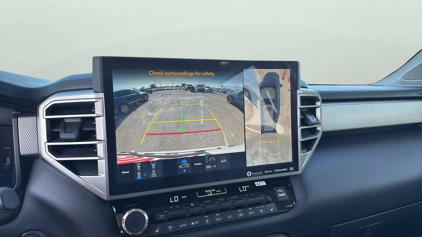 Toyota Sequoia photo 18