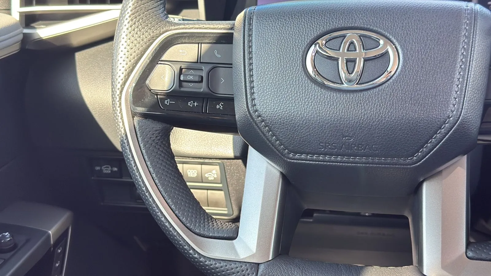 Toyota Sequoia photo 16