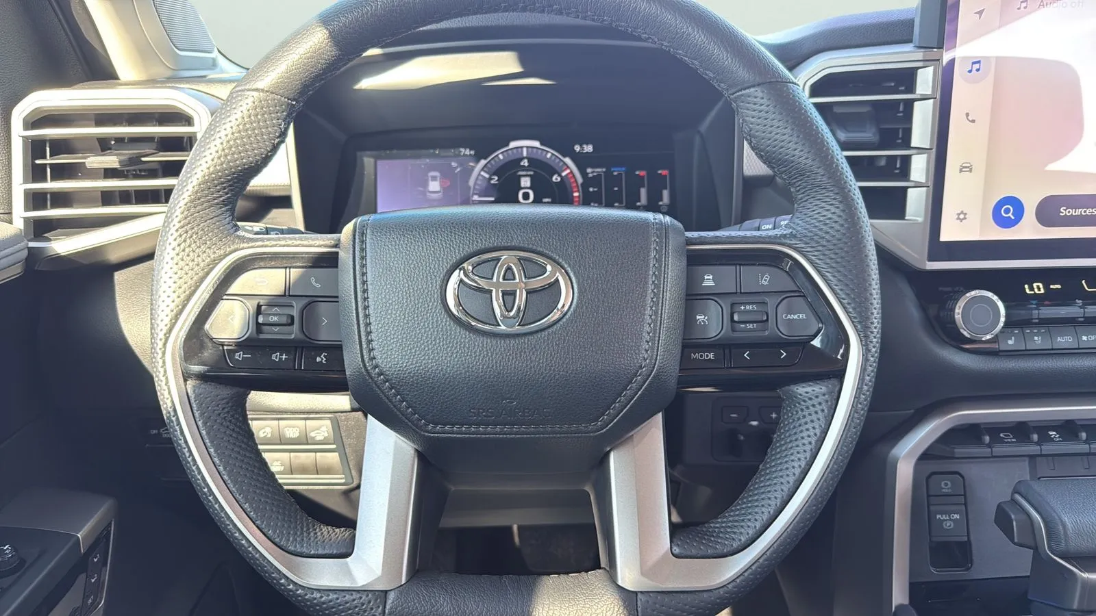 Toyota Sequoia photo 14