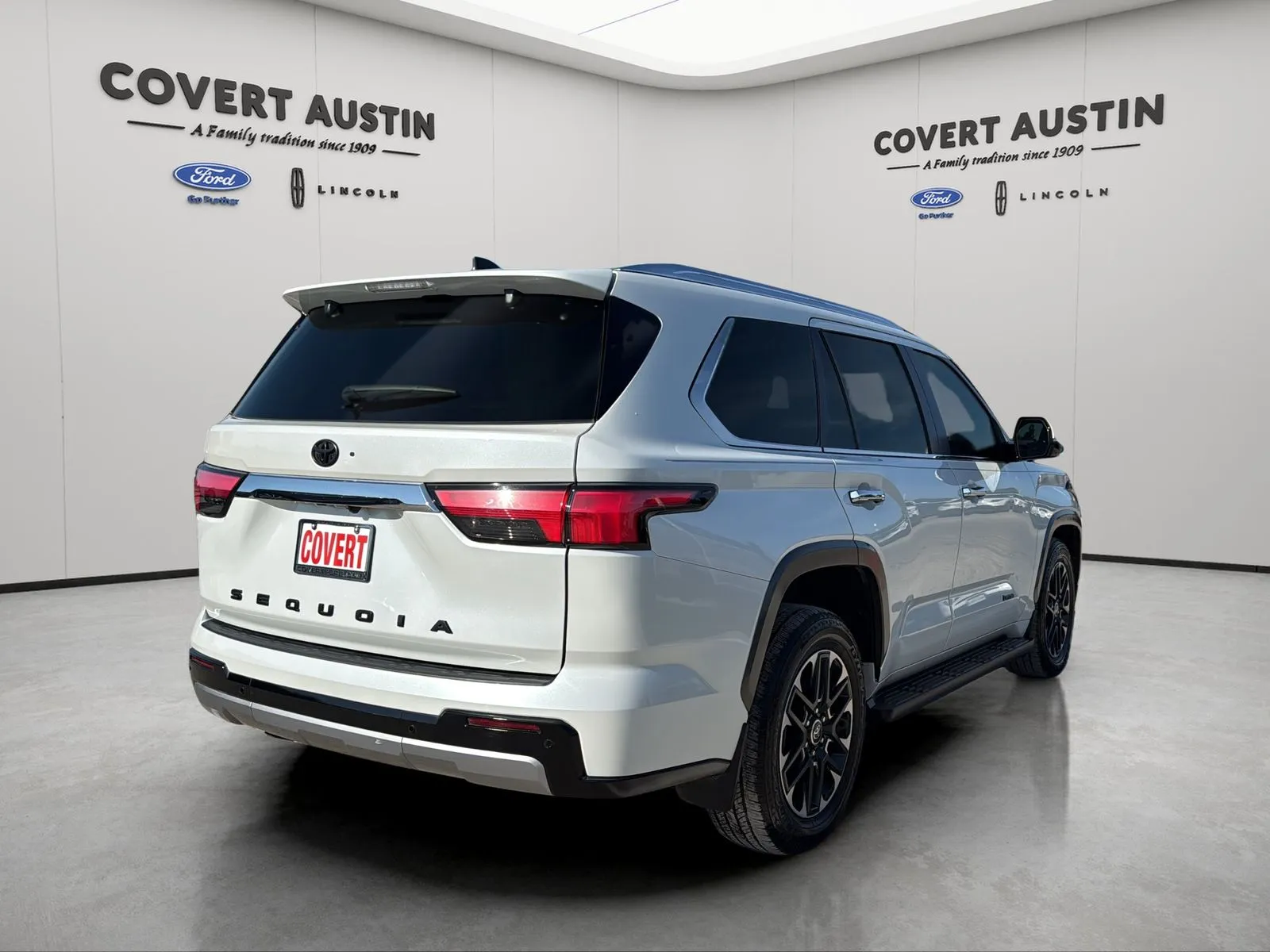 Toyota Sequoia photo 5