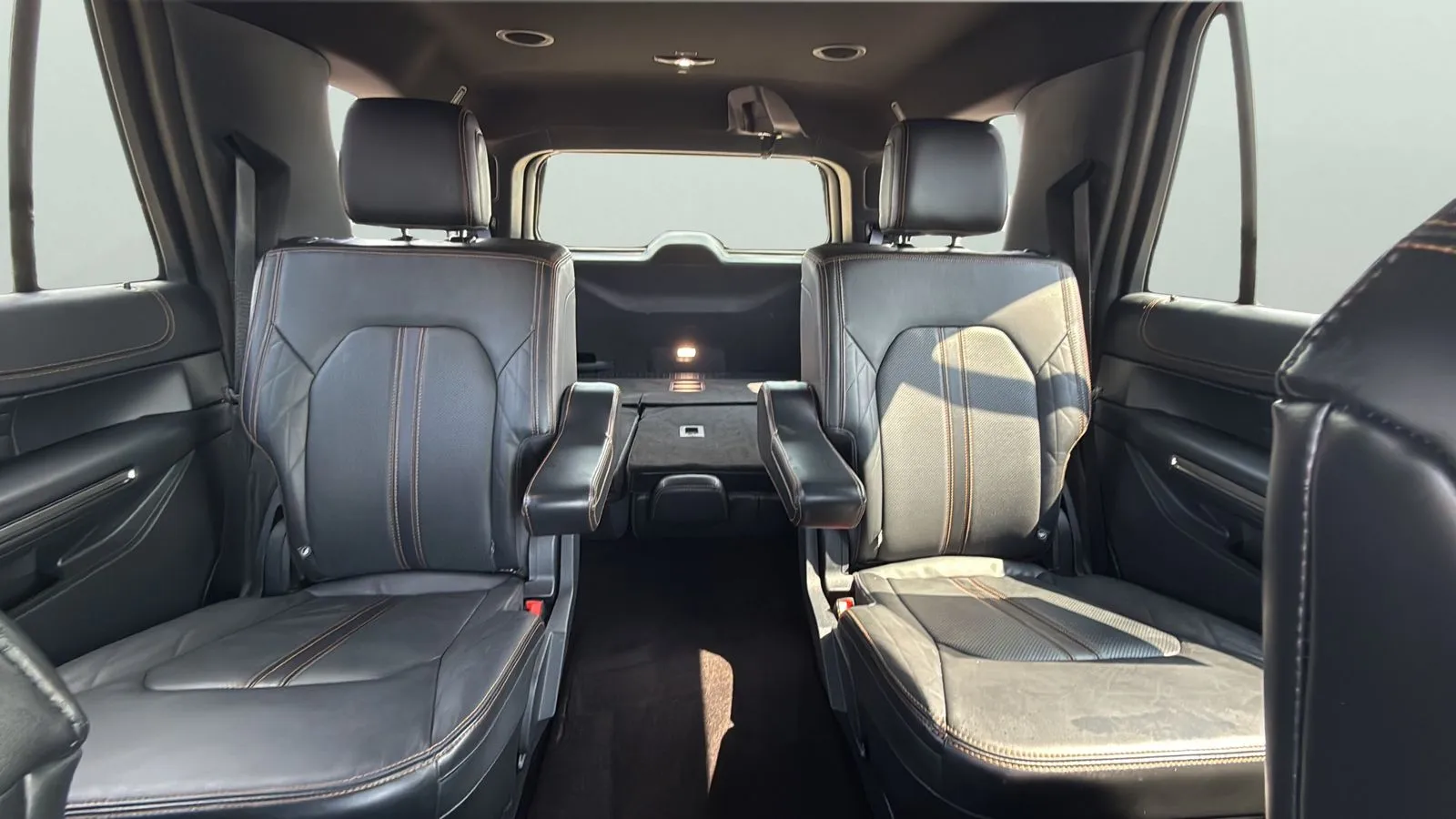 Ford Expedition photo 25