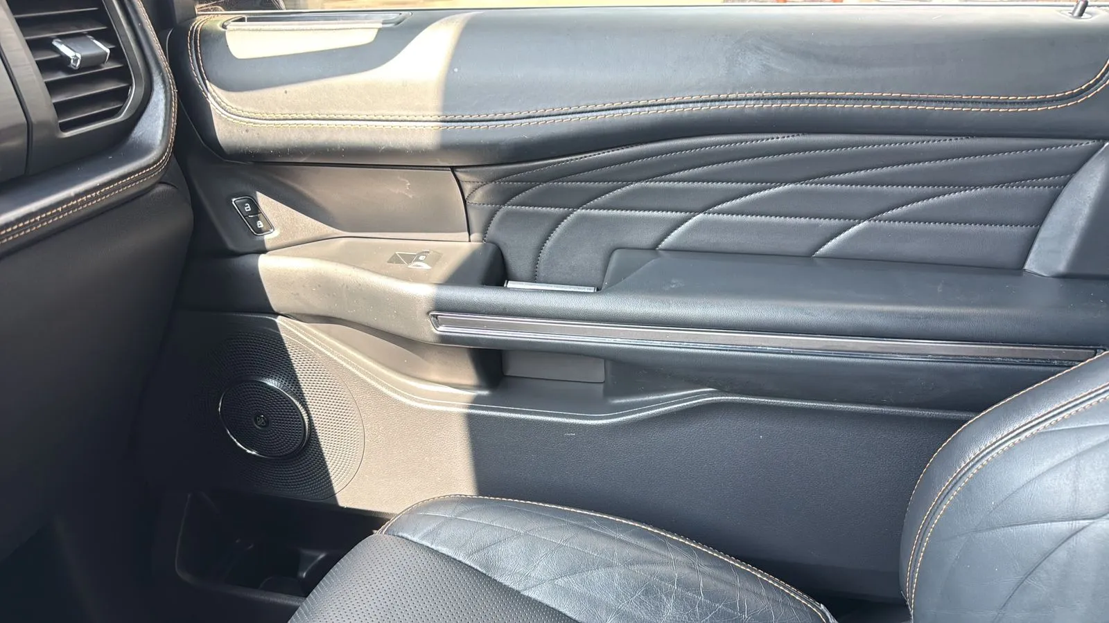 Ford Expedition photo 23