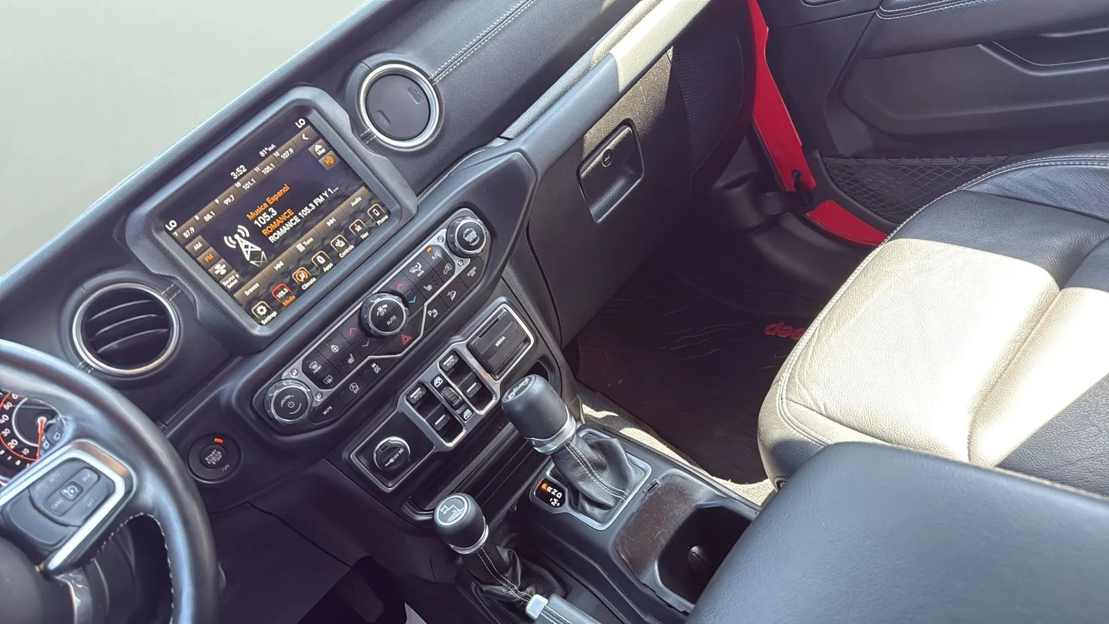 Jeep Wrangler photo 20