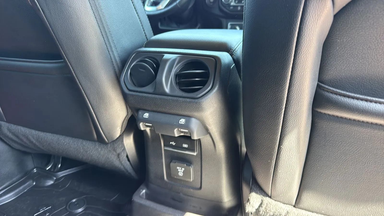 Jeep Wrangler photo 27