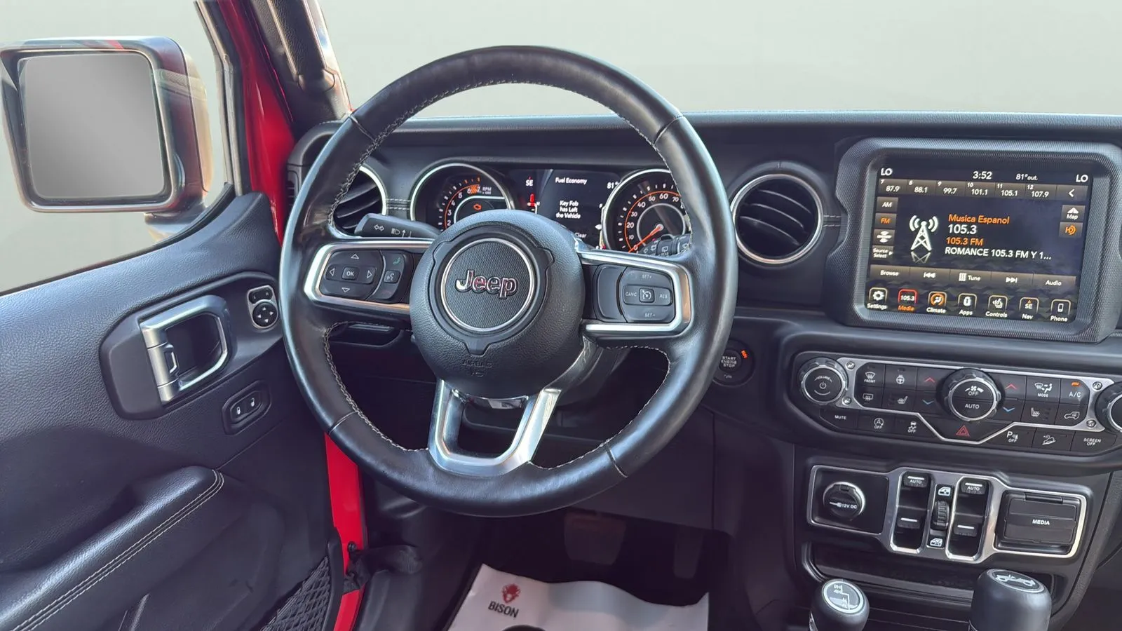 Jeep Wrangler photo 12