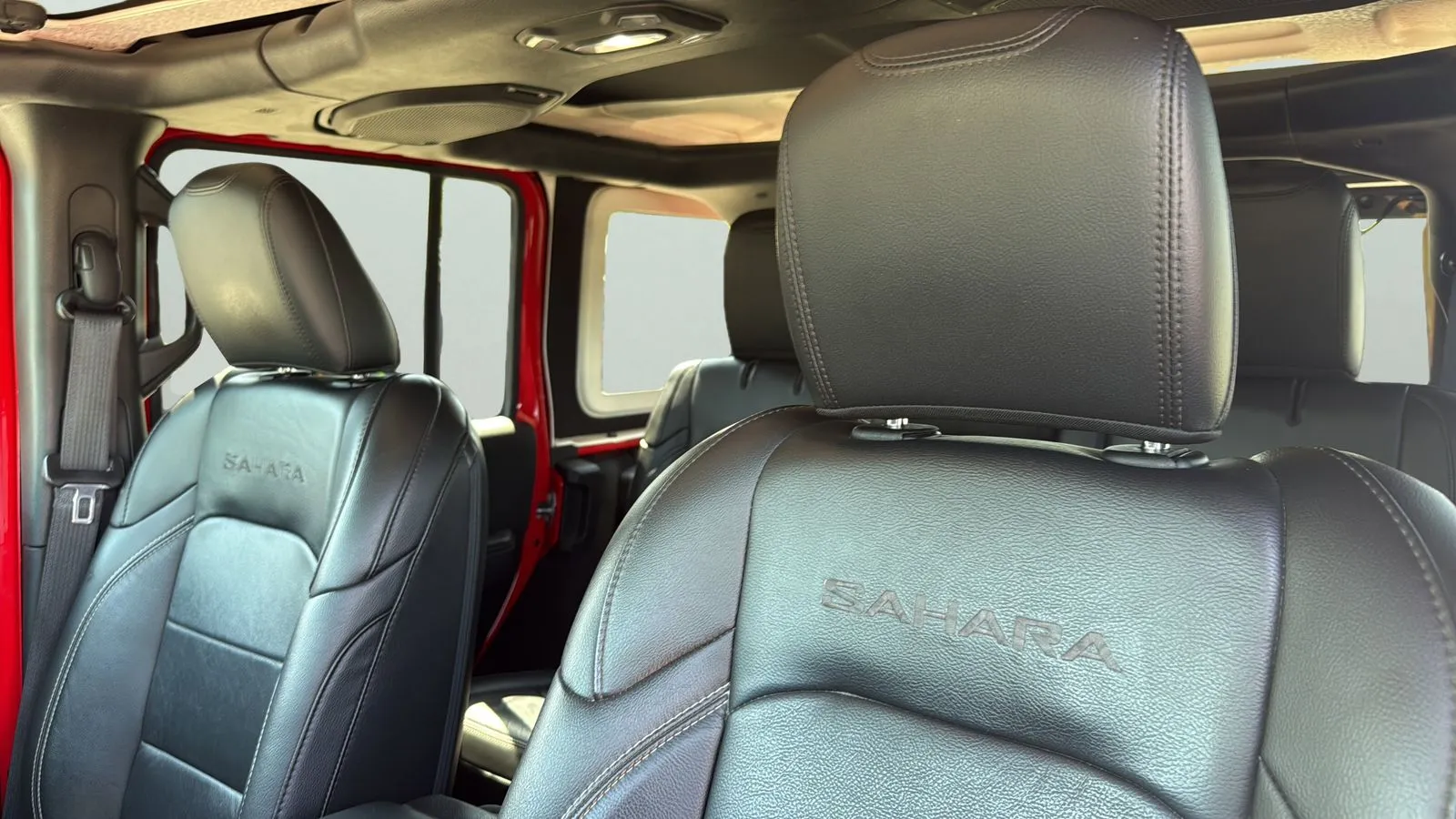 Jeep Wrangler photo 9