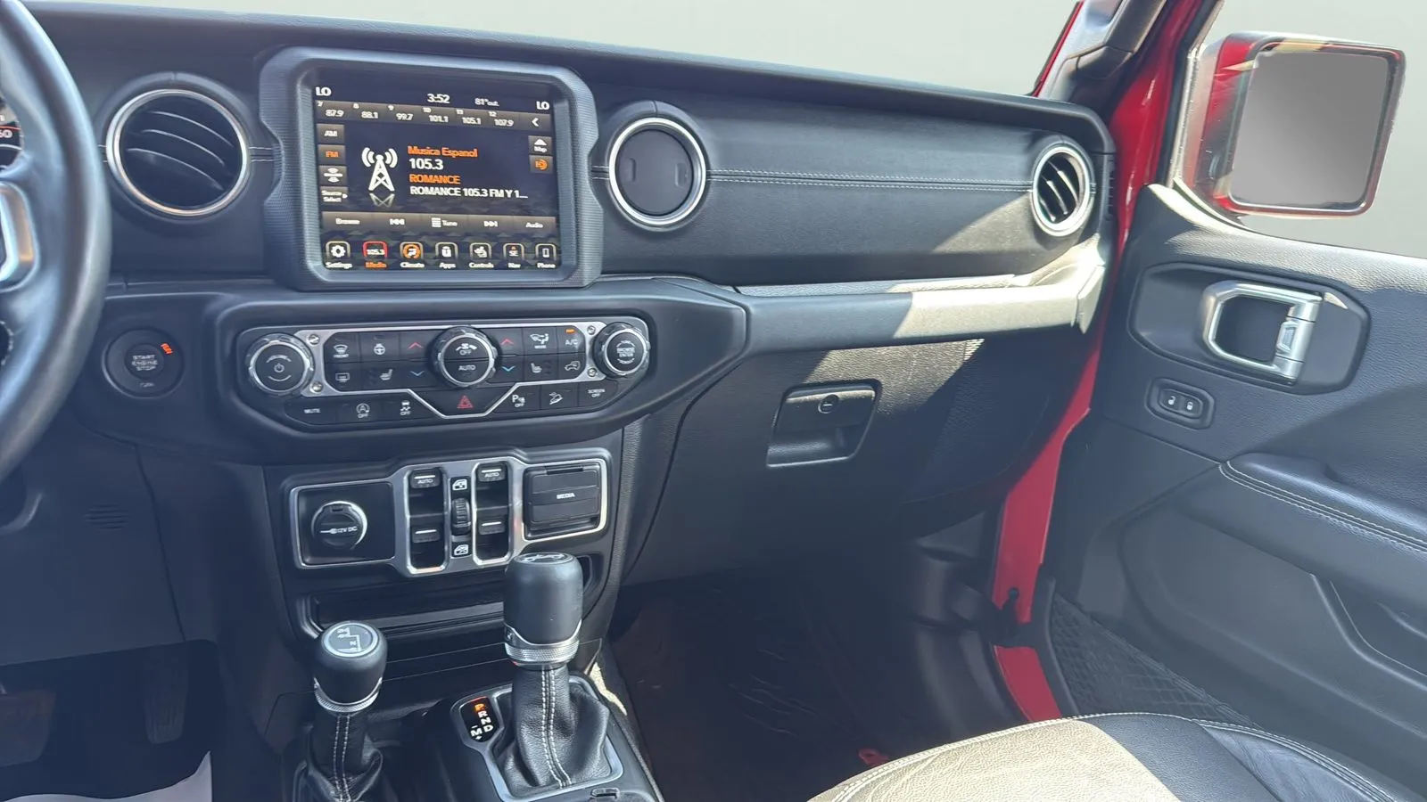 Jeep Wrangler photo 19