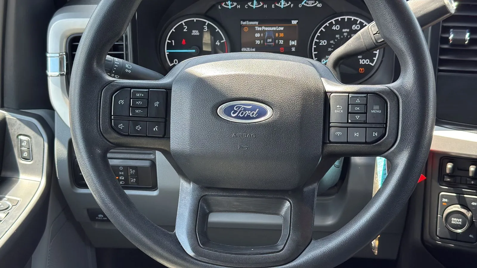 Ford F-250SD photo 14