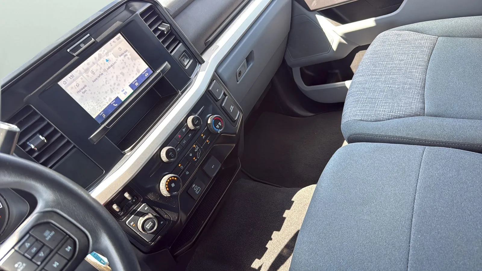 Ford F-250SD photo 20