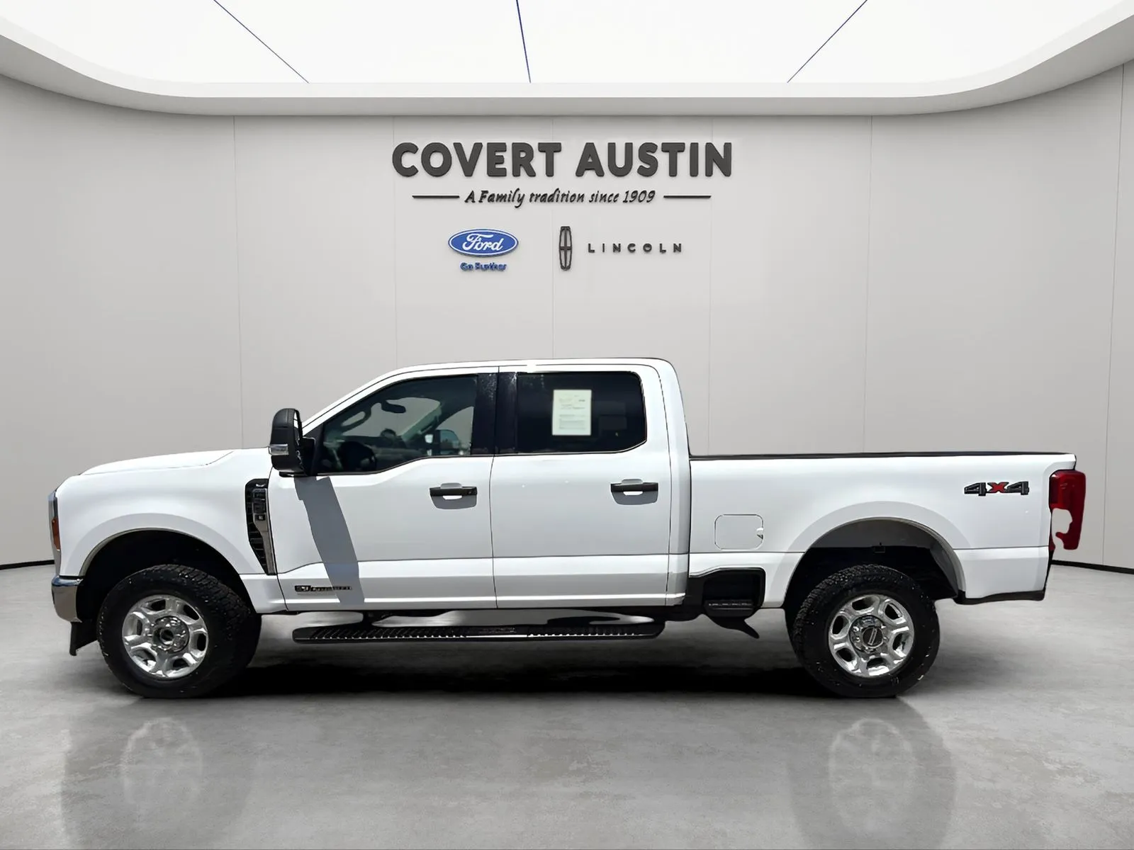 Ford F-250SD photo 2