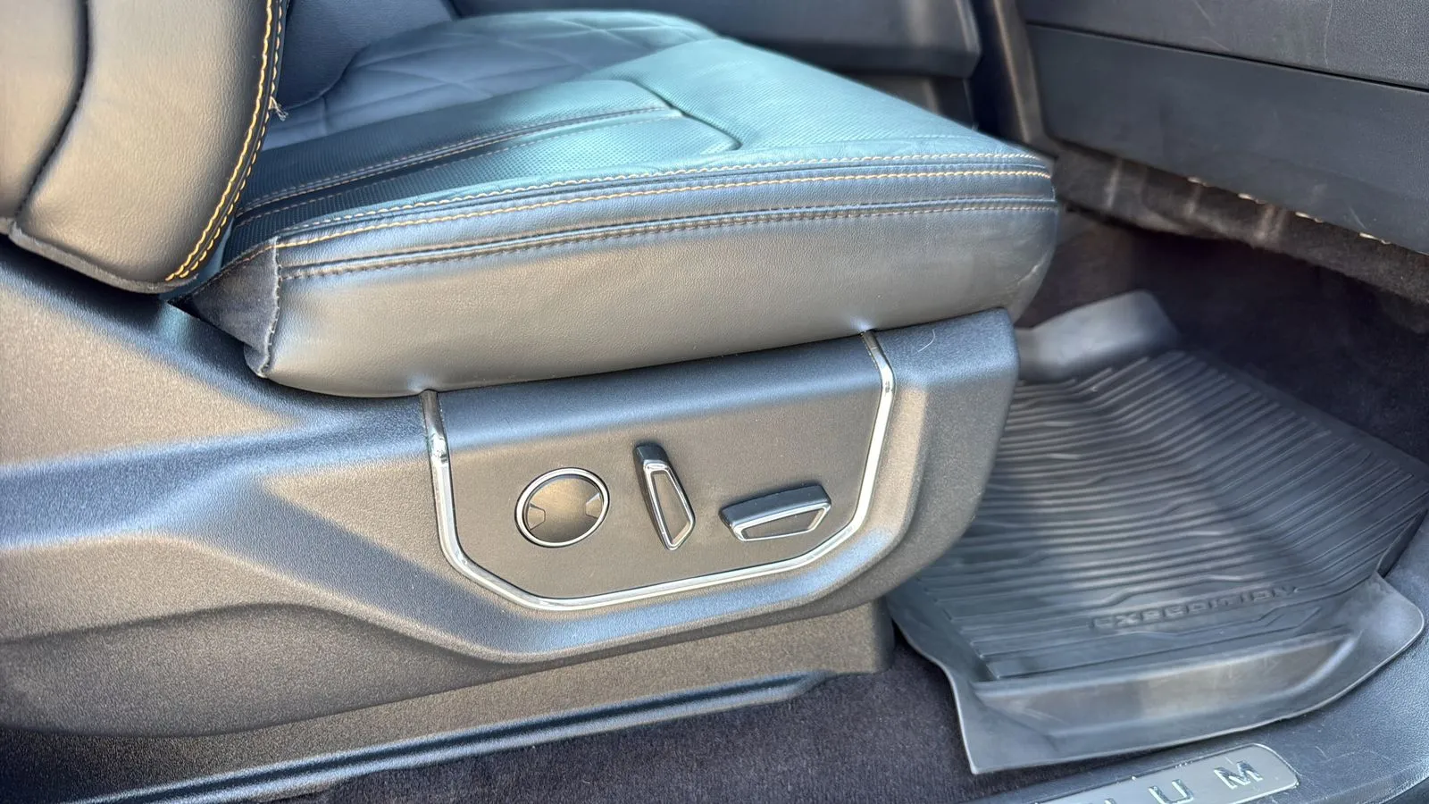 Ford Expedition photo 24