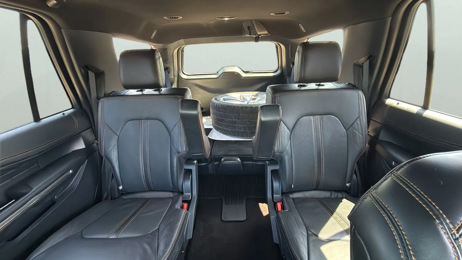 Ford Expedition photo 25