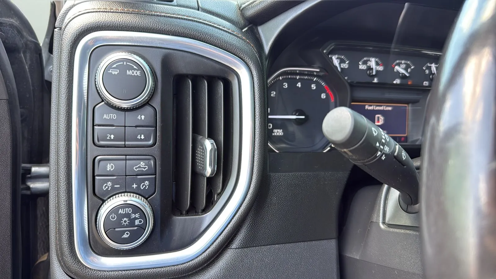 GMC Sierra photo 14