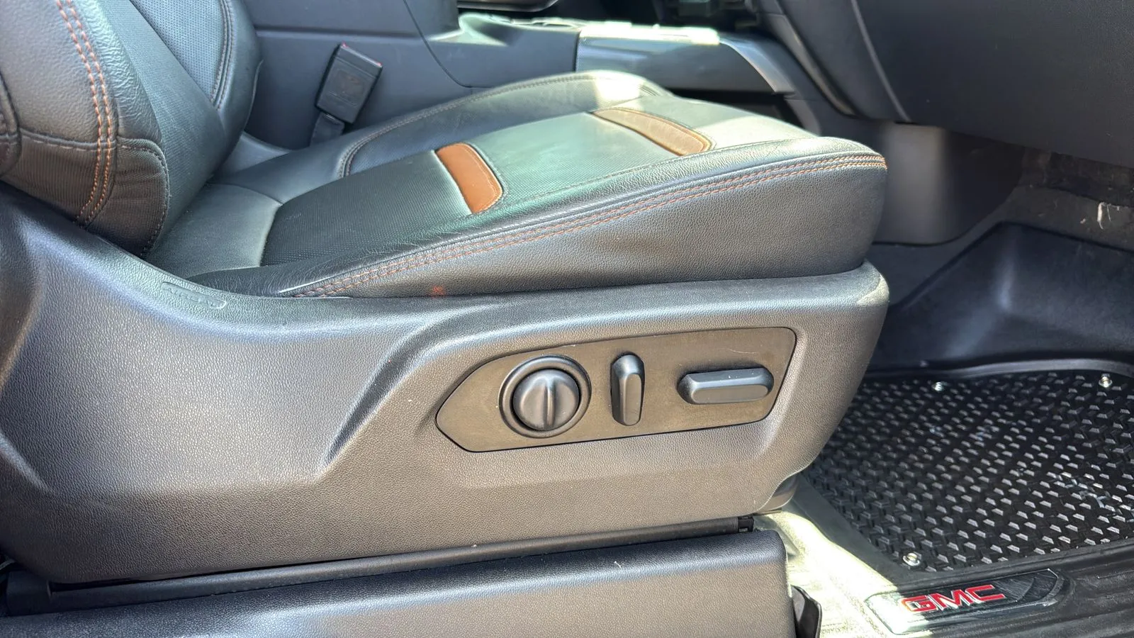 GMC Sierra photo 21