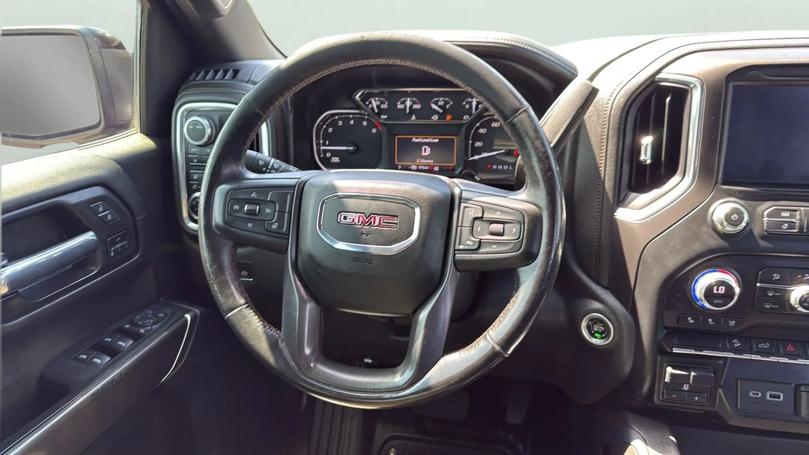 GMC Sierra photo 9