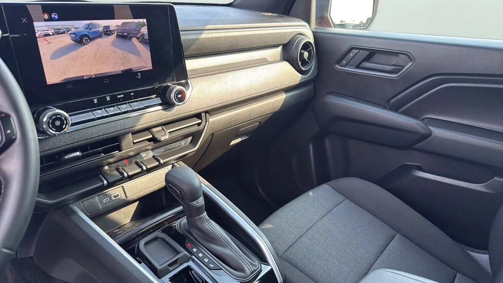 Chevrolet Colorado photo 19