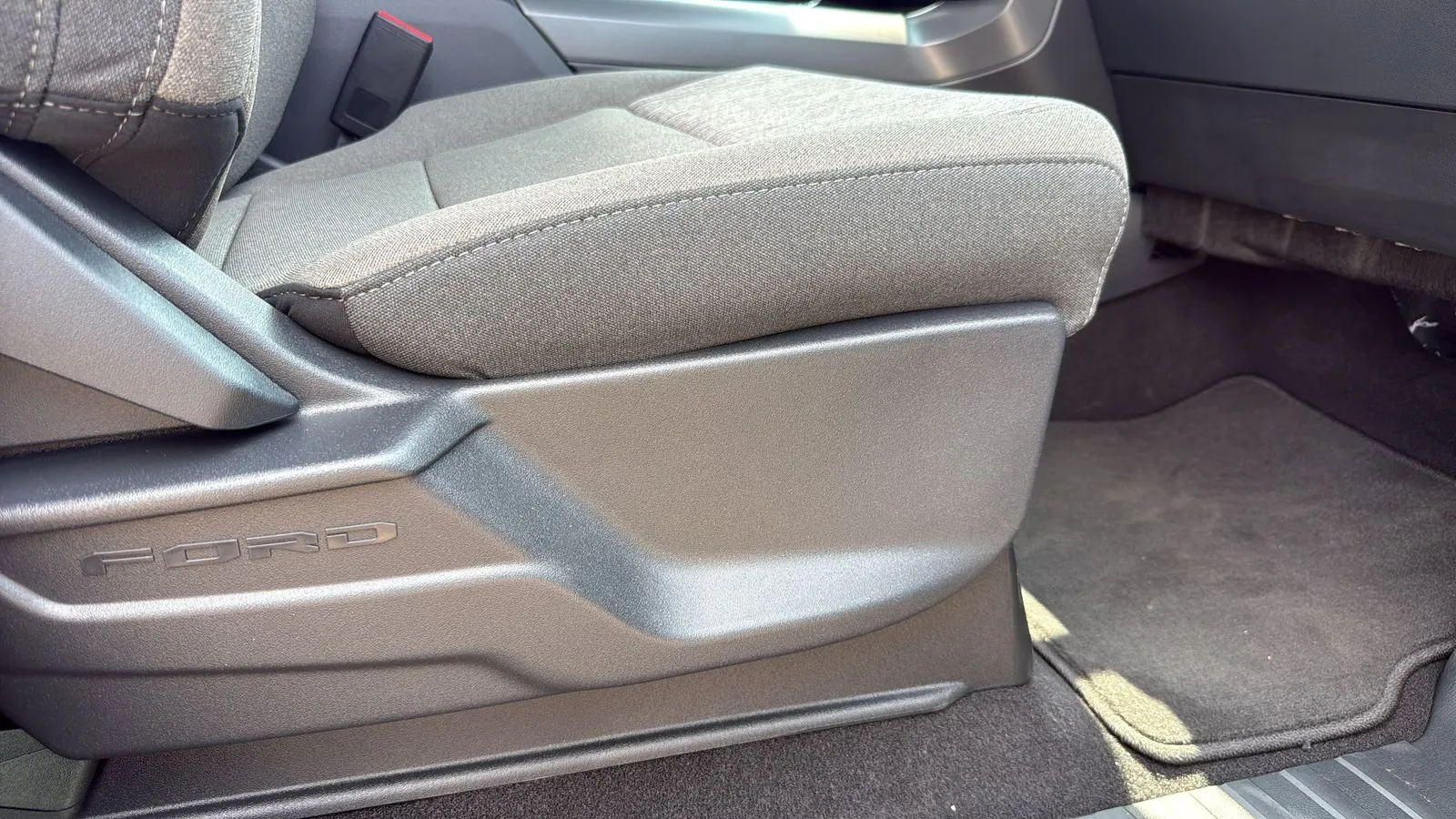Ford F-150 photo 24